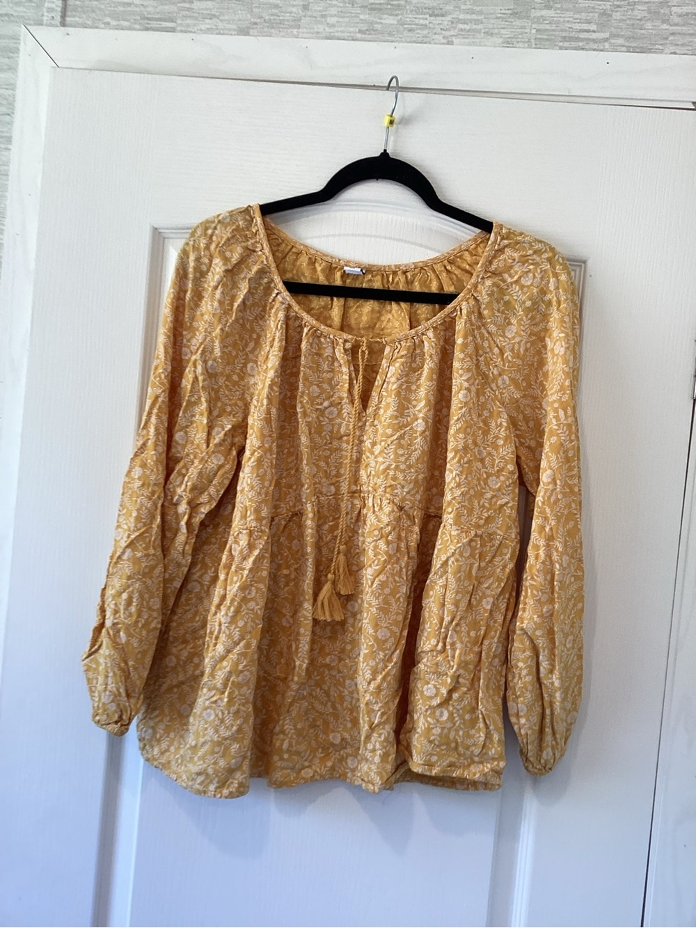 Old Navy Mustard Yellow Floral Peasant Blouse with Tassel Tie XL tall EUC